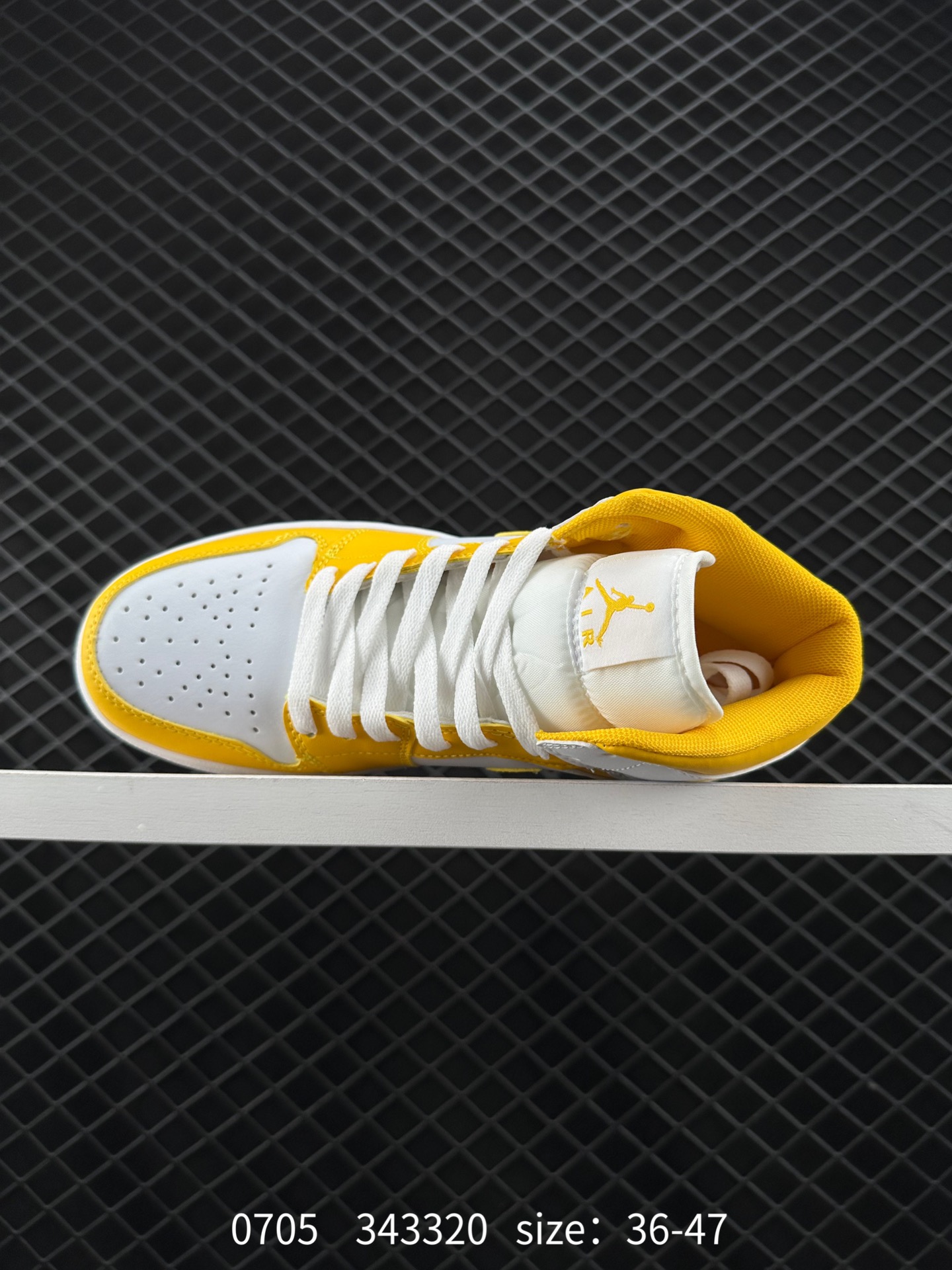 NIKE Air Jordan 1 Retro Mid